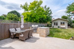 Photo 27- click for photo gallery